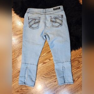 Red Rivet Light Wash Capri Jeans Junior's Size 13